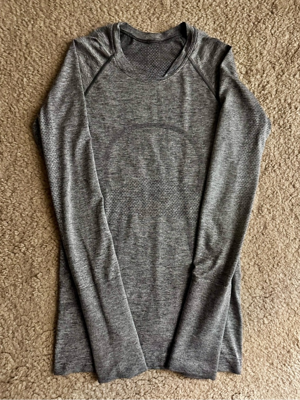 Lululemon Long Sleeve Swiftly - size 2 - Hip Length -  Gray
